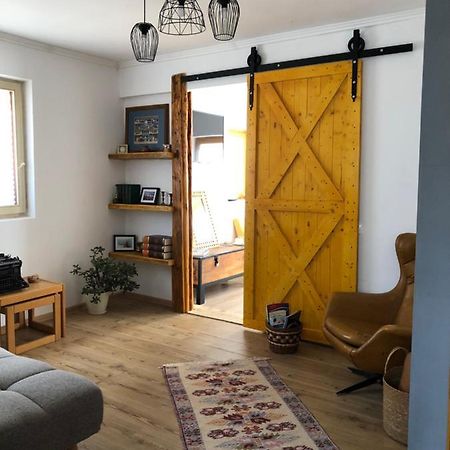 Nantucket Guesthouse Vrbas ภายนอก รูปภาพ