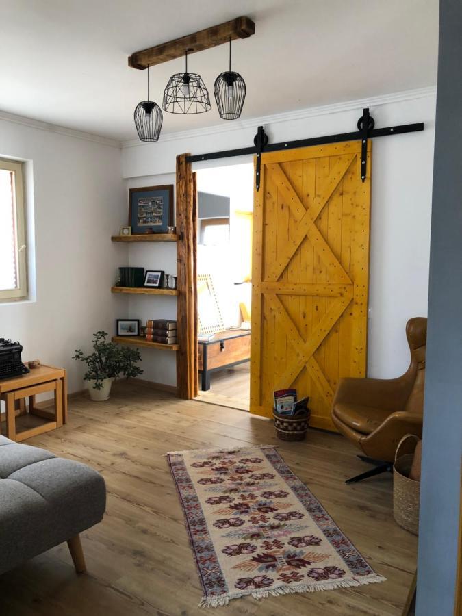 Nantucket Guesthouse Vrbas ภายนอก รูปภาพ